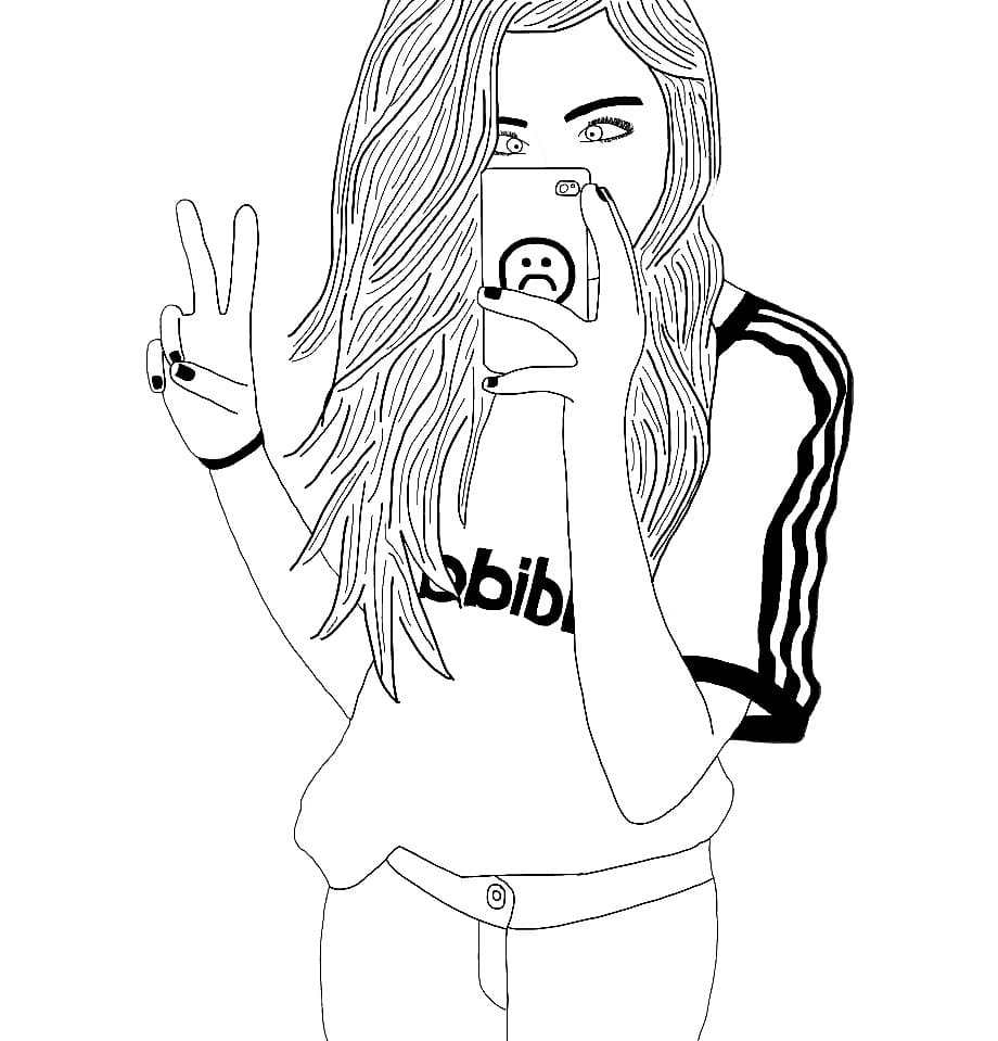 Cô Gái Mặc Áo Adidas